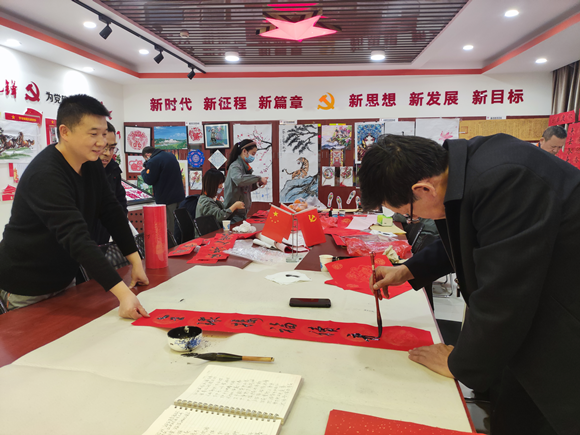 1--清水川能源公司组织开展“迎新春、写春联、送祝福”活动_副本.png